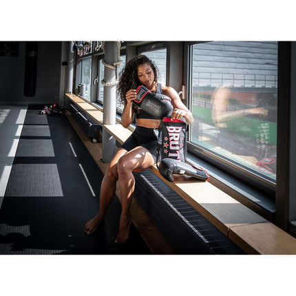 BRUTE Active Fitness Sparring Boxhandschuhe aus PU/Mesh mit 4-lagiger Schaumstoff- und Latexpolsterung und Injektionstechnologie - erhältlich in 10/12/14 oz